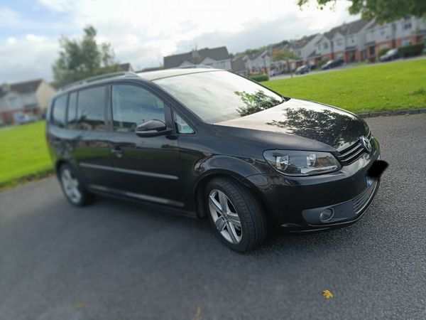 Volkswagen Touran MPV, Diesel, 2015, Black