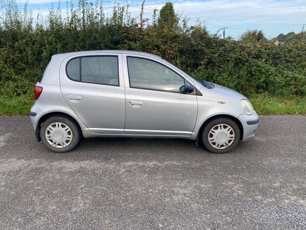 Toyota Yaris Hatchback, Petrol, 2004, Silver
