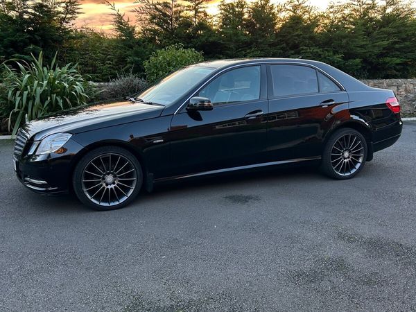 Mercedes-Benz E-Class Saloon, Diesel, 2011, Black