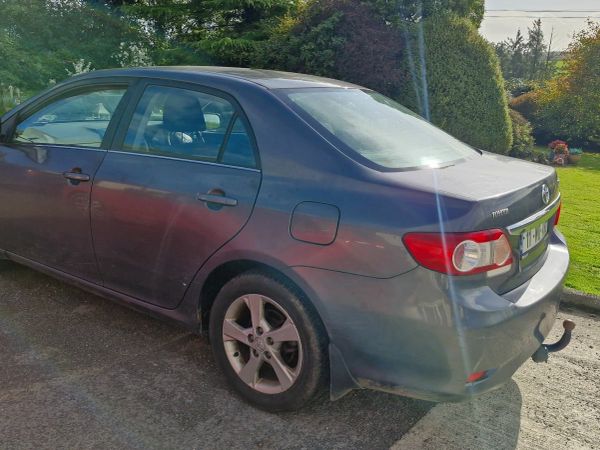 Toyota Corolla Saloon, Petrol, 2011, Grey