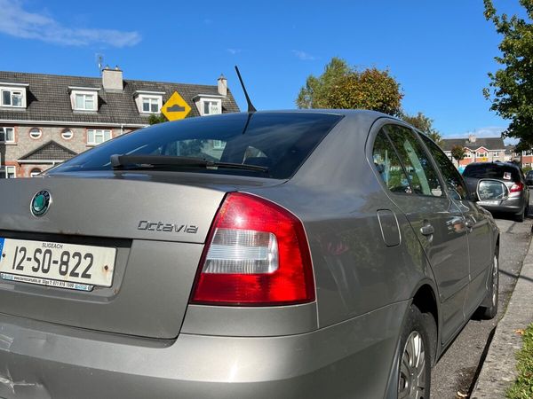 Skoda Octavia Saloon, Diesel, 2012, Beige