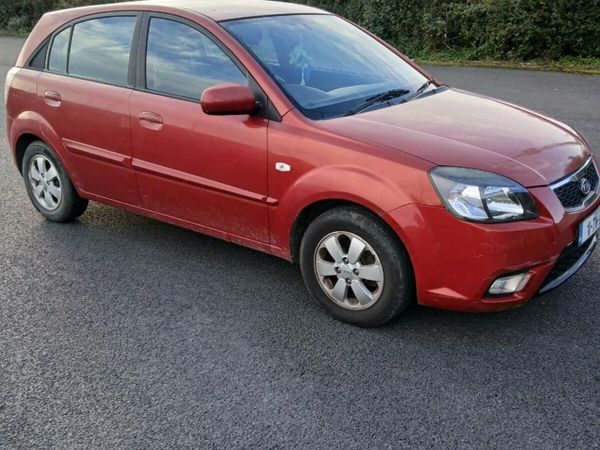 Kia Rio Hatchback, Petrol, 2011, Red
