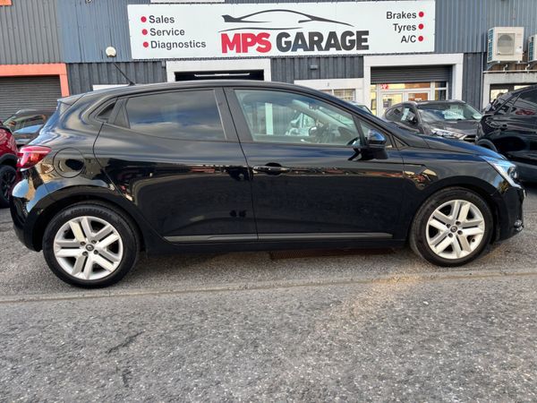 Renault Clio Hatchback, Petrol, 2022, Black