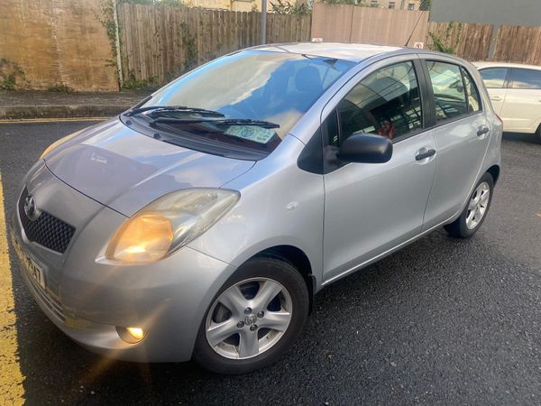 Toyota Yaris Hatchback, Petrol, 2006, Silver