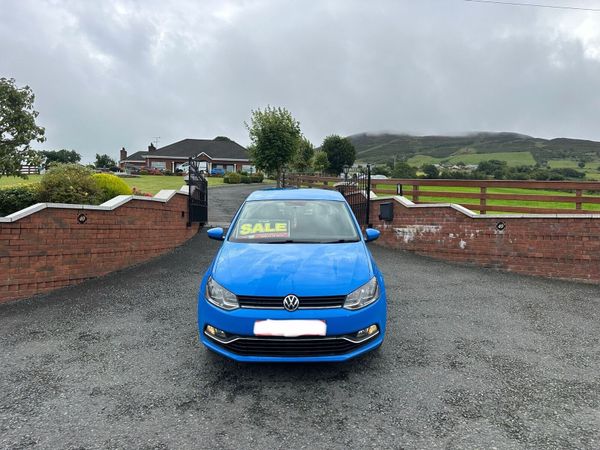 Volkswagen Polo Hatchback, Petrol, 2015, Blue