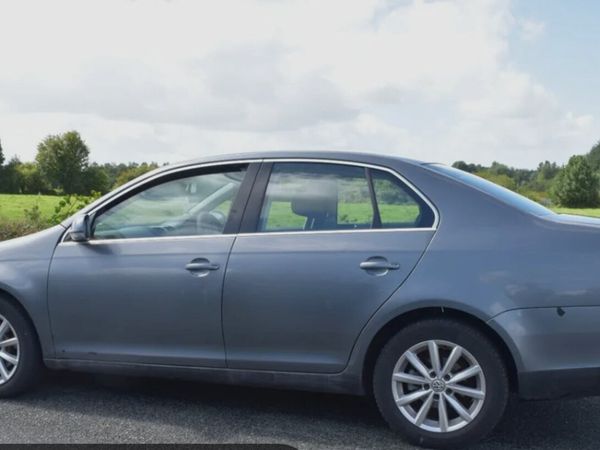 Volkswagen Jetta Saloon, Petrol, 2007, Grey