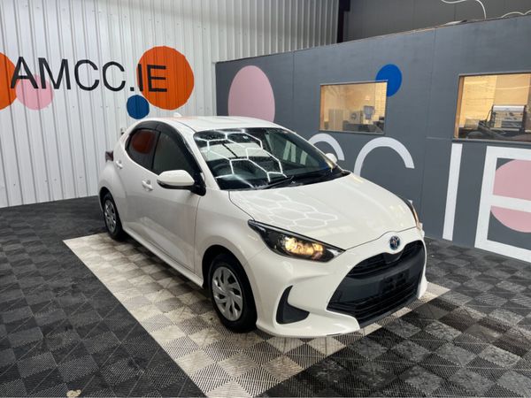 Toyota Yaris Hatchback, Petrol Hybrid, 2021, White