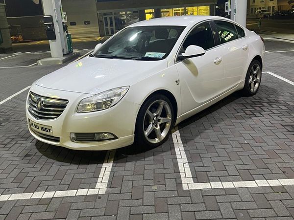 Vauxhall Insignia Saloon, Diesel, 2012, White
