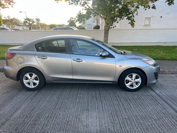 Mazda Mazda3 Saloon, Diesel, 2010, Grey