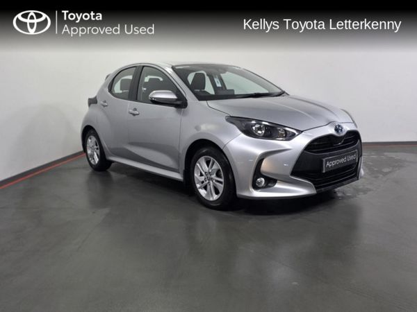 Toyota Yaris Hatchback, Petrol Hybrid, 2023, Silver