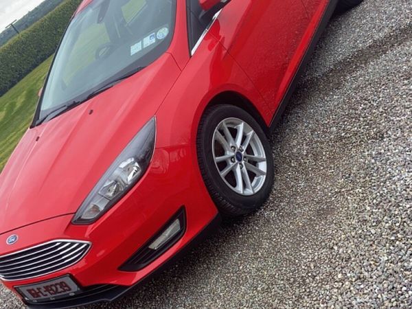 Ford Focus Hatchback, Diesel, 2016, Red