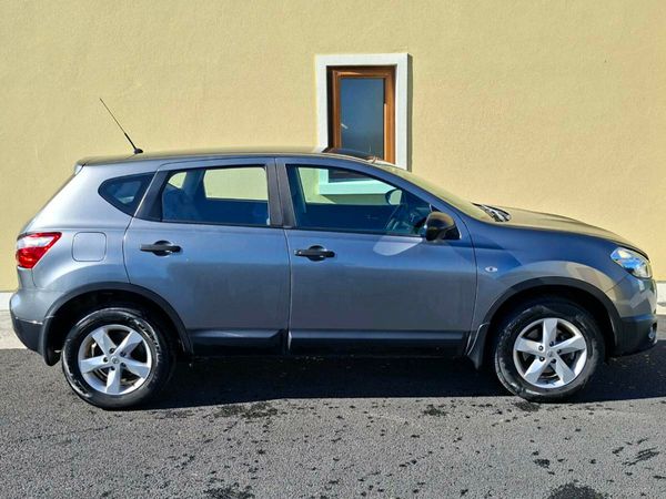 Nissan Qashqai Hatchback, Diesel, 2011, Grey