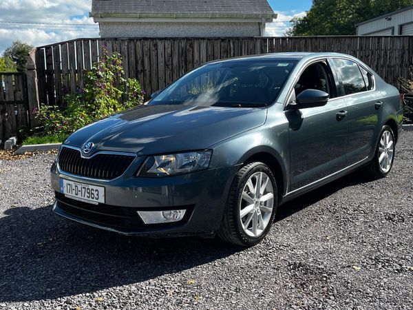 Skoda Octavia Saloon, Petrol, 2017, Grey