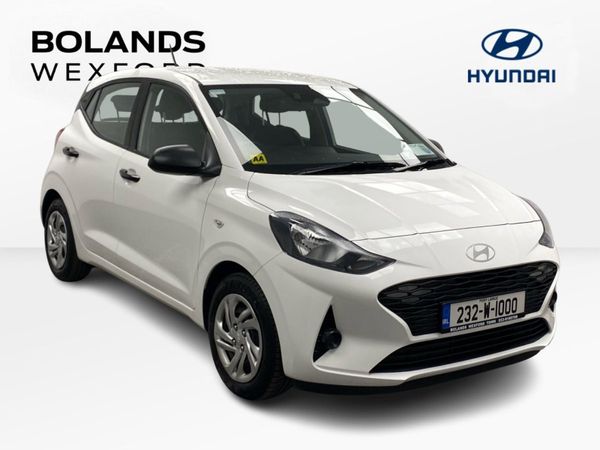 Hyundai i10 Hatchback, Petrol, 2023, White