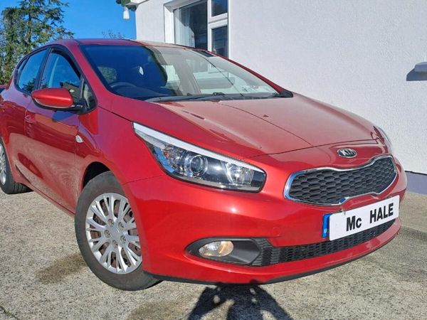 Kia Ceed Hatchback, Petrol, 2015, Red