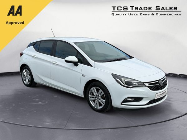 Vauxhall Astra Hatchback, Diesel, 2018, White