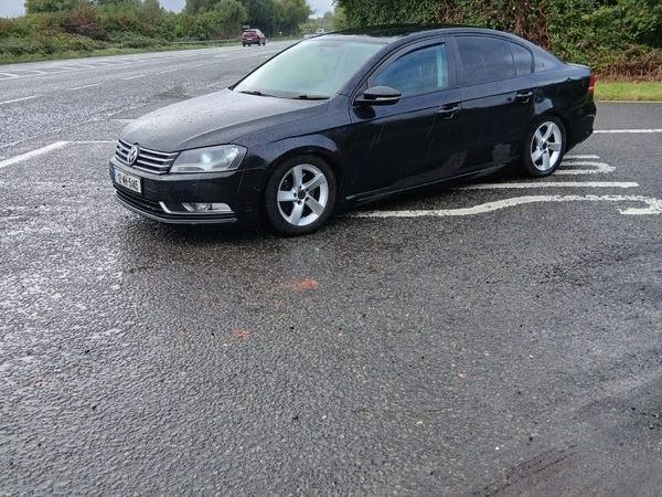 Volkswagen Passat Saloon, Diesel, 2012, Black