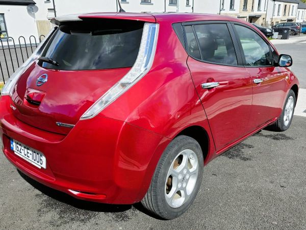 Nissan Leaf Hatchback, Electric, 2016, Red