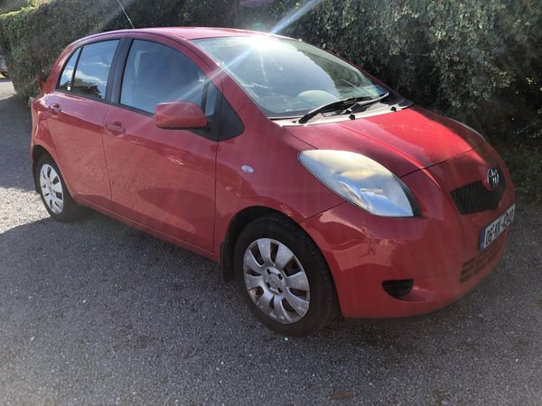 Toyota Yaris Hatchback, Petrol, 2006, Red