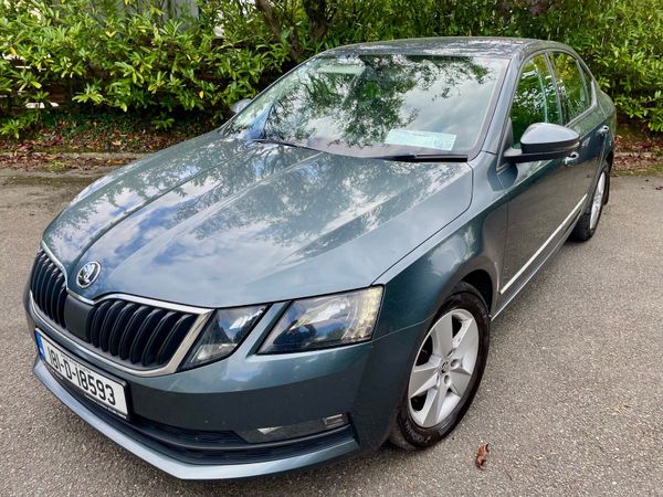 Skoda Octavia Saloon, Diesel, 2018, Grey