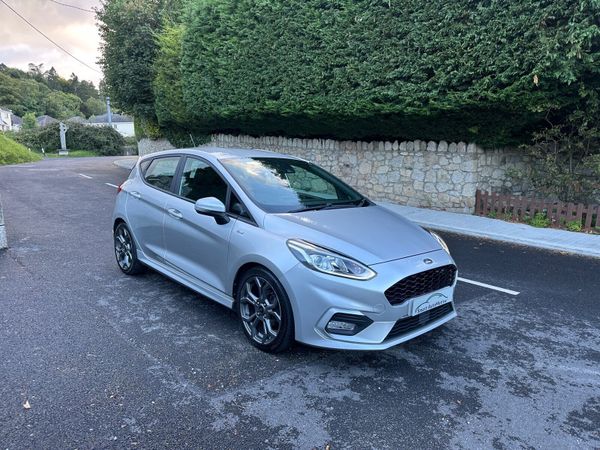 Ford Fiesta Hatchback, Petrol, 2018, Silver