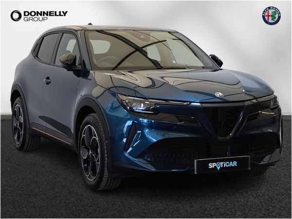 Alfa Romeo Junior Hatchback, Electric, 2024, Green