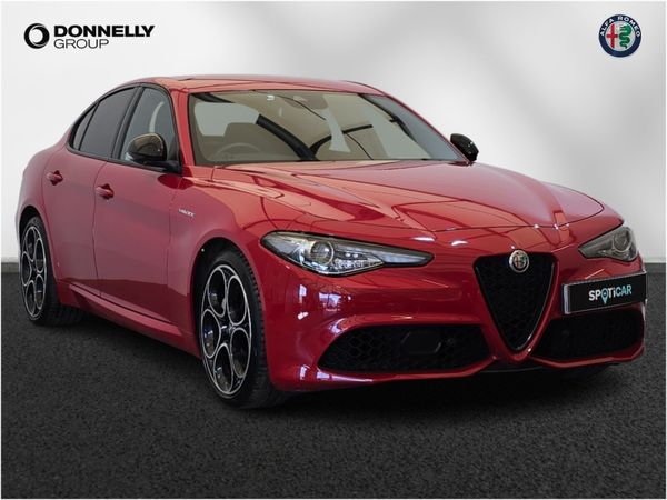 Alfa Romeo Giulia Saloon, Petrol, 2023, Red
