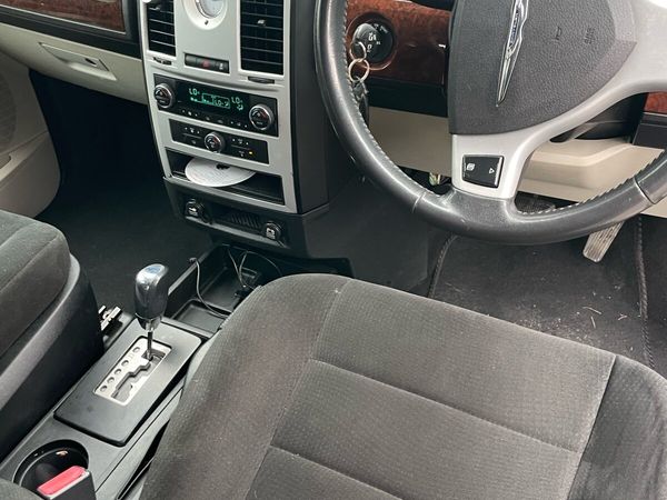 Chrysler Grand Voyager MPV, Diesel, 2012, Black