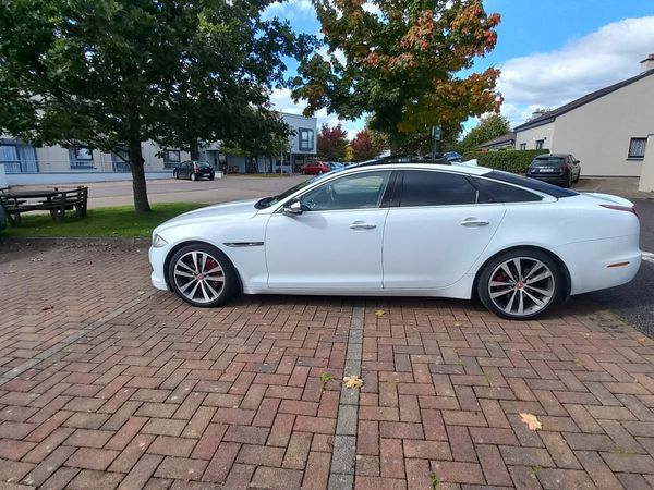 Jaguar XJ Saloon, Diesel, 2014, White