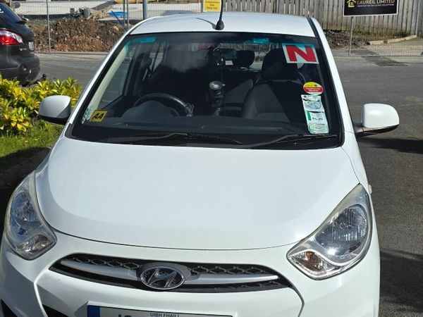 Hyundai i10 Hatchback, Petrol, 2012, White