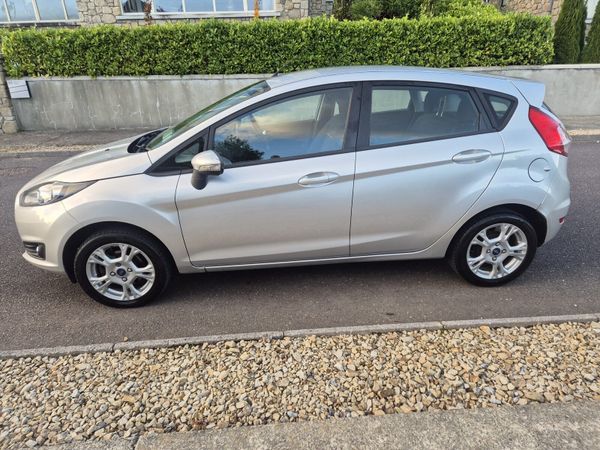 Ford Fiesta Hatchback, Petrol, 2013, Silver