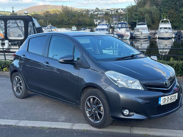 Toyota Yaris Hatchback, Petrol, 2013, Grey