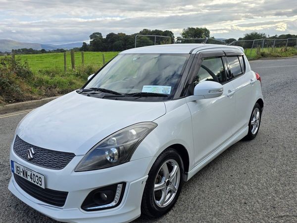 Suzuki Swift Hatchback, Petrol, 2016, White