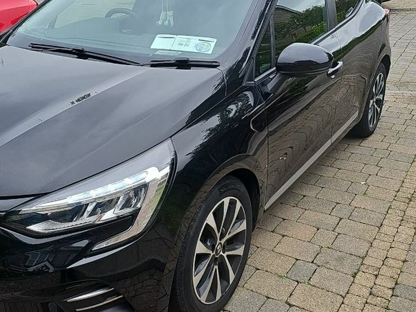 Renault Clio Hatchback, Petrol, 2021, Black