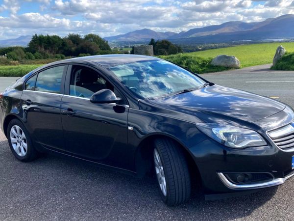 Opel Insignia Hatchback, Diesel, 2015, Black