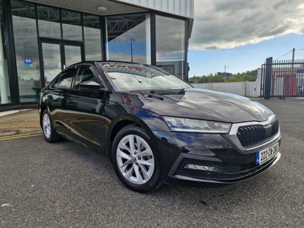 Skoda Octavia Saloon, Petrol, 2022, Black