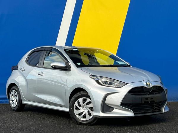 Toyota Yaris Hatchback, Petrol Hybrid, 2021, Silver