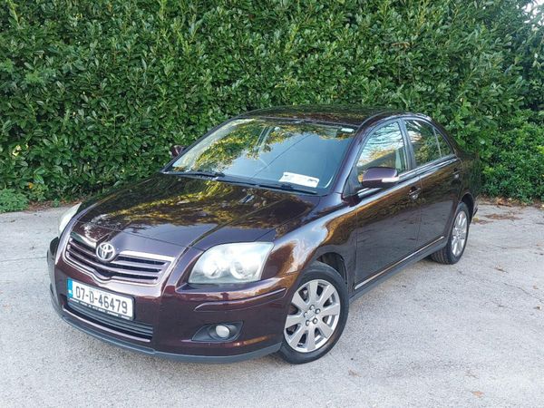 Toyota Avensis Saloon, Petrol, 2007, Red