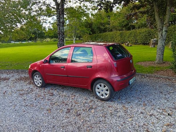 Fiat Punto Hatchback, Petrol, 2005, Red