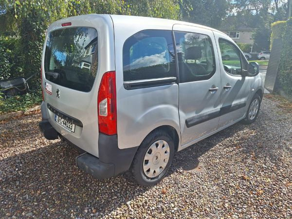 Peugeot Partner Tepee MPV, Petrol, 2010, Silver
