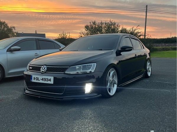 Volkswagen Jetta Saloon, Diesel, 2011, Black