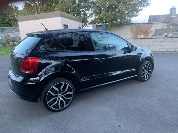 Volkswagen Polo Hatchback, Petrol, 2012, Black