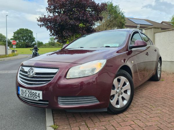 Vauxhall Insignia Hatchback, Diesel, 2013, Red