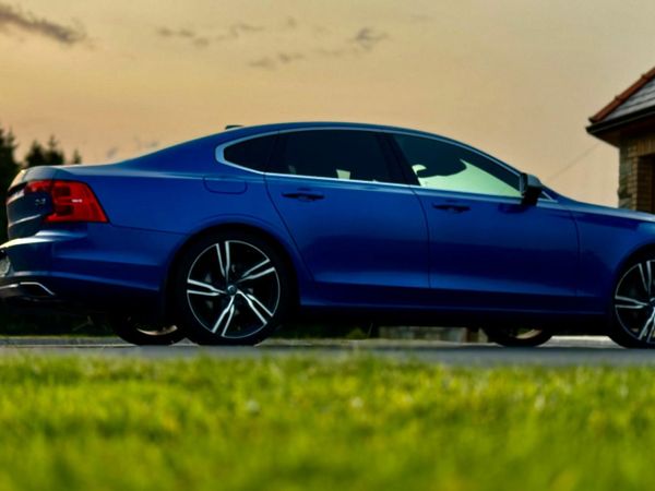 Volvo S90 Saloon, Diesel, 2018, Blue