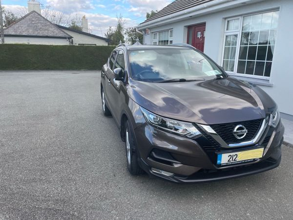 Nissan Qashqai MPV, Diesel, 2021, Brown