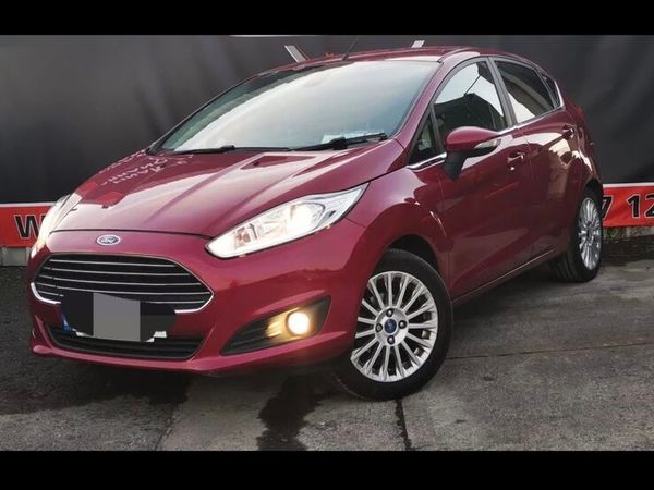 Ford Fiesta Hatchback, Diesel, 2013, Red