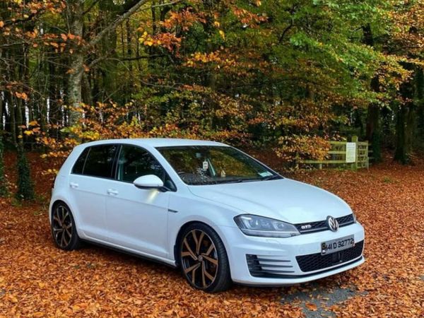 Volkswagen Golf Hatchback, Diesel, 2014, White