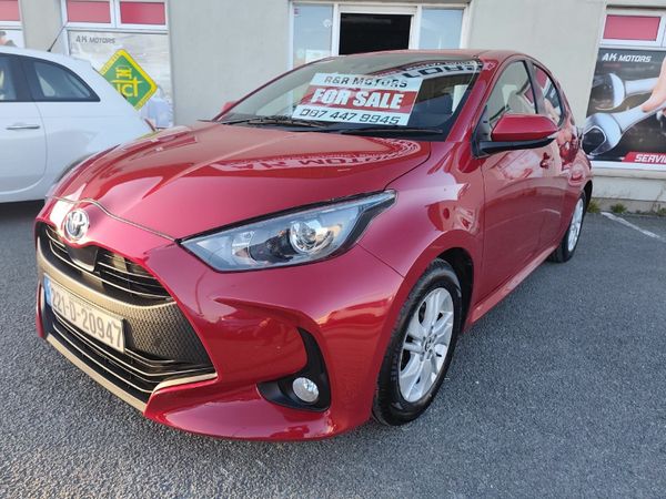 Toyota Yaris Hatchback, Petrol Hybrid, 2022, Red
