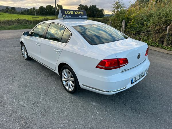 Volkswagen Passat Saloon, Diesel, 2013, White
