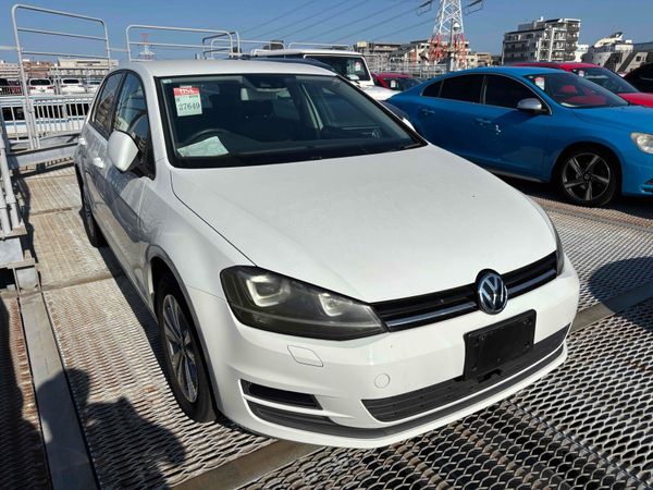 Volkswagen Golf Hatchback, Petrol, 2014, White